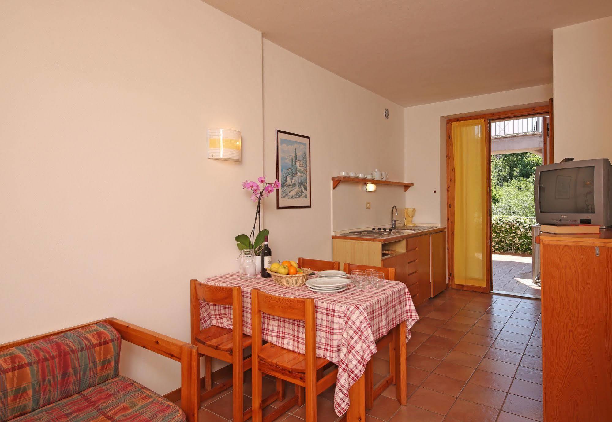 Appartamenti San Carlo Costermano Exteriör bild